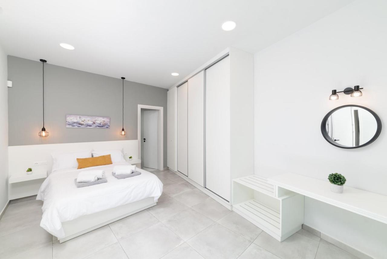 Villa Zaneti By Posarellivillas Agia Marina Extérieur photo